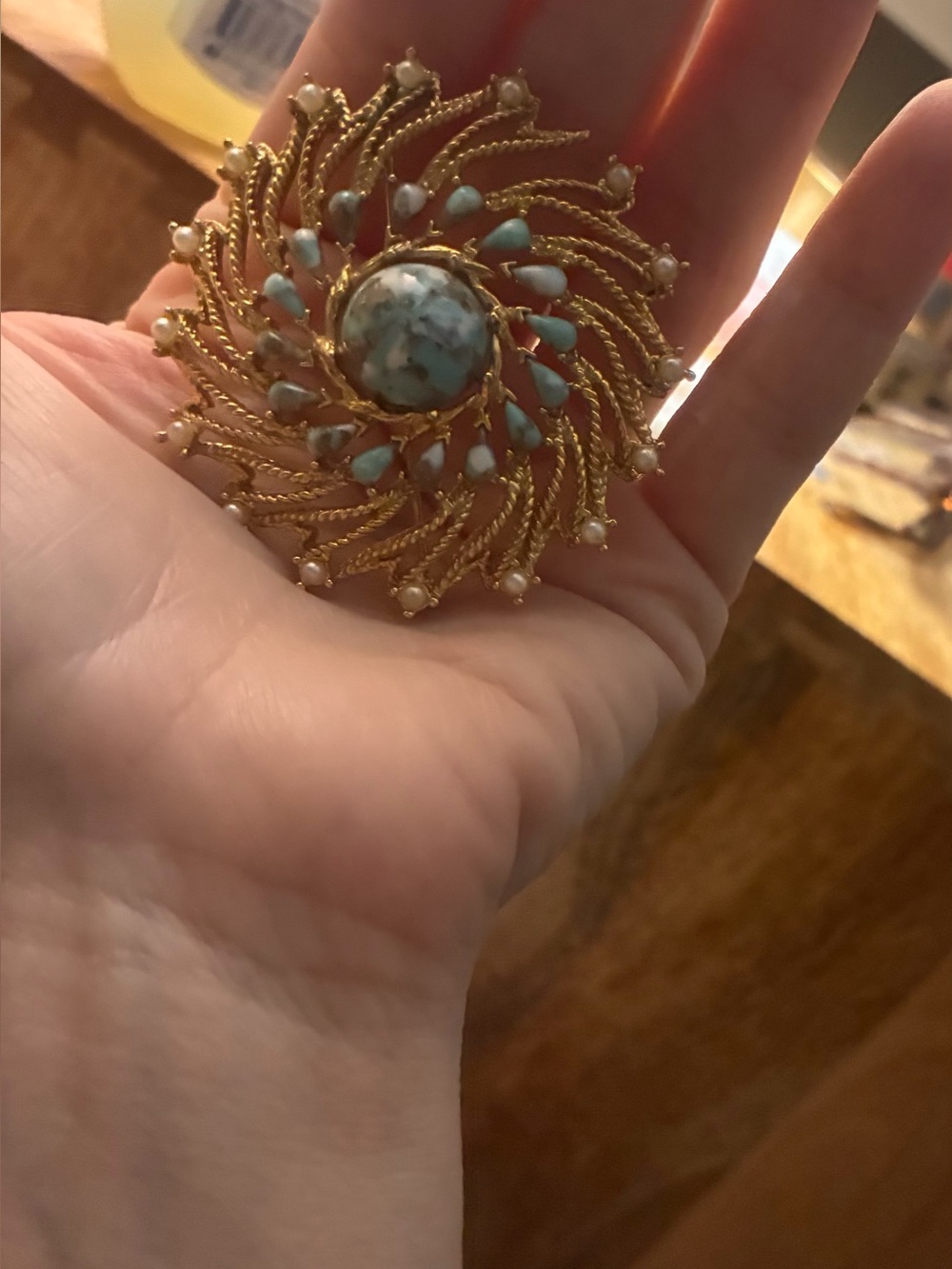 Vintage Sarah Coventry ‘Azure Skies gold pinwheel brooch.